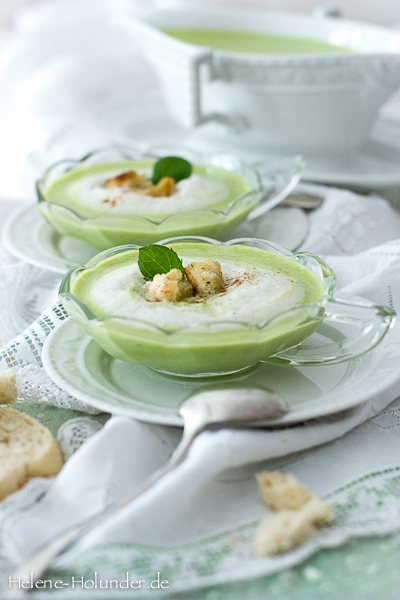 Cappuccino von Erbse und Minze, vegan, Helene Holunder Cappuccino von Erbse und Minze, vegan, Helene Holunder